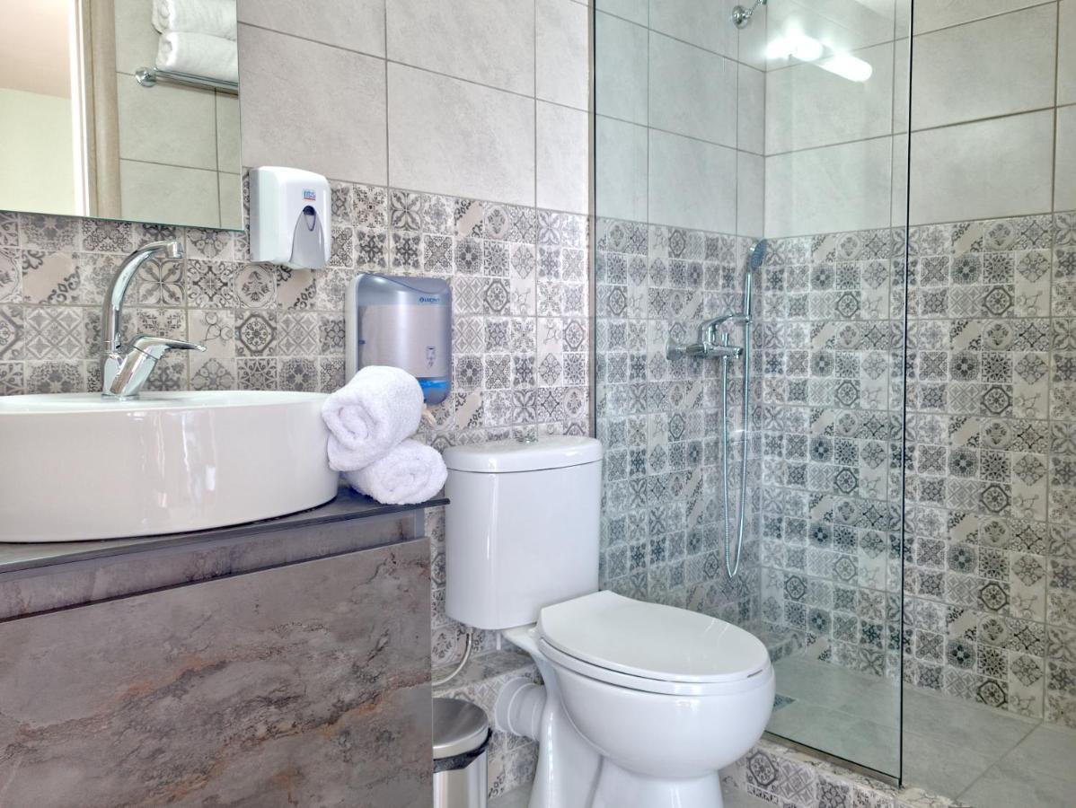 Epipleon Luxury Suites -102- Δωμάτιο 45Τμ Με Βεράντα 35Τμ Μπροστά Στη Θάλασσα Návpaktos Eksteriør bilde