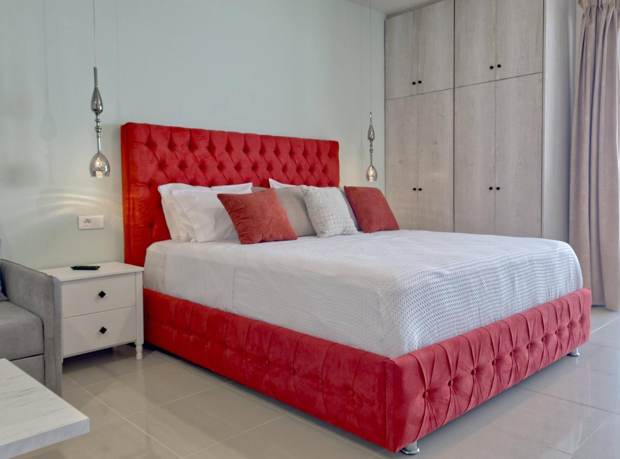 Epipleon Luxury Suites -102- Δωμάτιο 45Τμ Με Βεράντα 35Τμ Μπροστά Στη Θάλασσα Návpaktos Eksteriør bilde