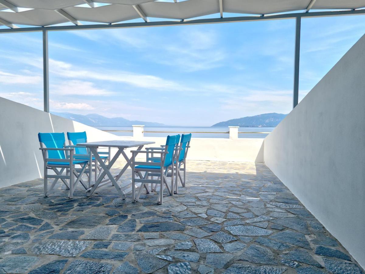 Epipleon Luxury Suites -102- Δωμάτιο 45Τμ Με Βεράντα 35Τμ Μπροστά Στη Θάλασσα Návpaktos Eksteriør bilde