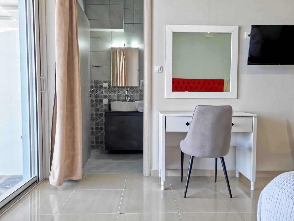 Epipleon Luxury Suites -102- Δωμάτιο 45Τμ Με Βεράντα 35Τμ Μπροστά Στη Θάλασσα Návpaktos Eksteriør bilde